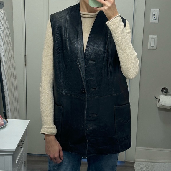 [SOLD] Vintage black leather vest jacket - Picture 2 of 10
